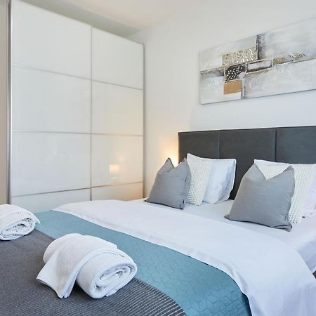 Spacious 2Bdr Apartment Near Business District Záhřeb Exteriér fotografie
