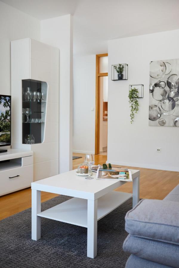 Spacious 2Bdr Apartment Near Business District Záhřeb Exteriér fotografie