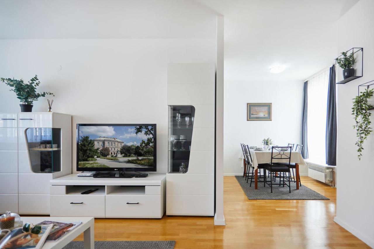 Spacious 2Bdr Apartment Near Business District Záhřeb Exteriér fotografie